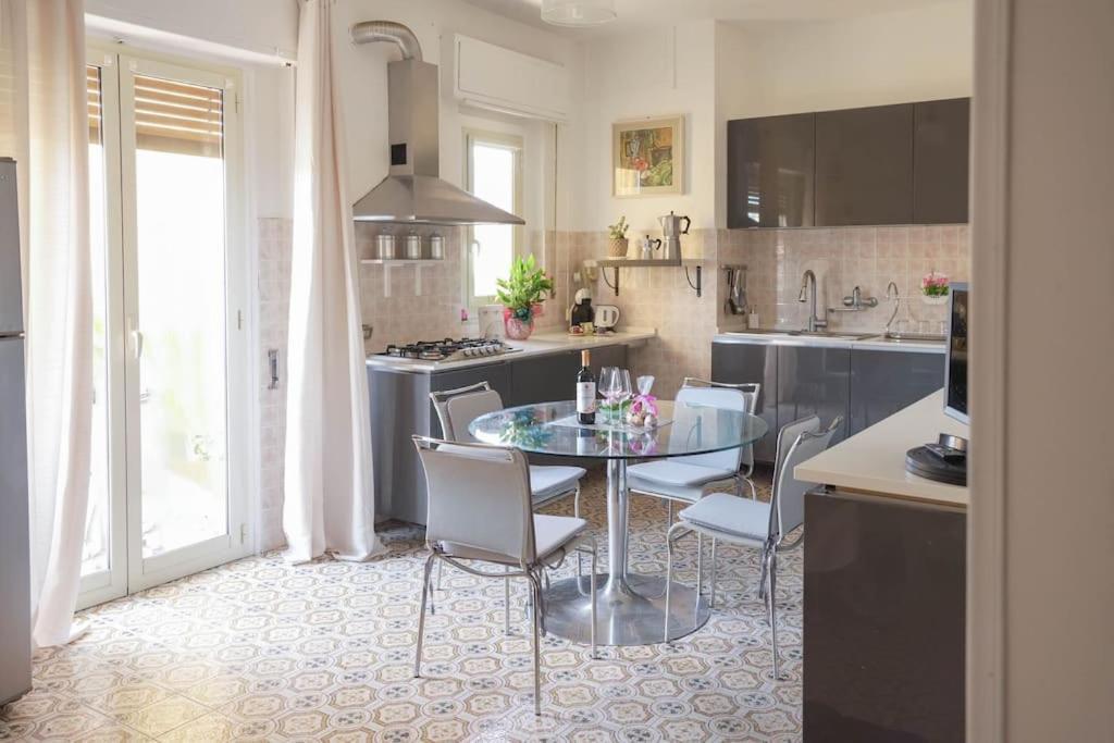 Dolce Sicily A 2Km Dal Centro Apartment Palermo Luaran gambar