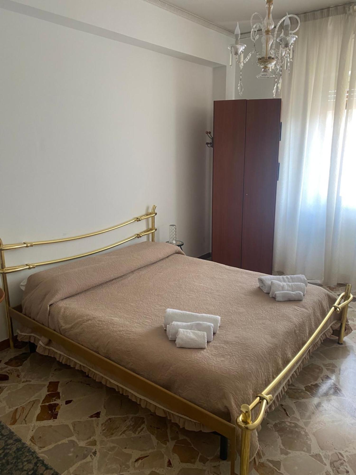 Dolce Sicily A 2Km Dal Centro Apartment Palermo Luaran gambar